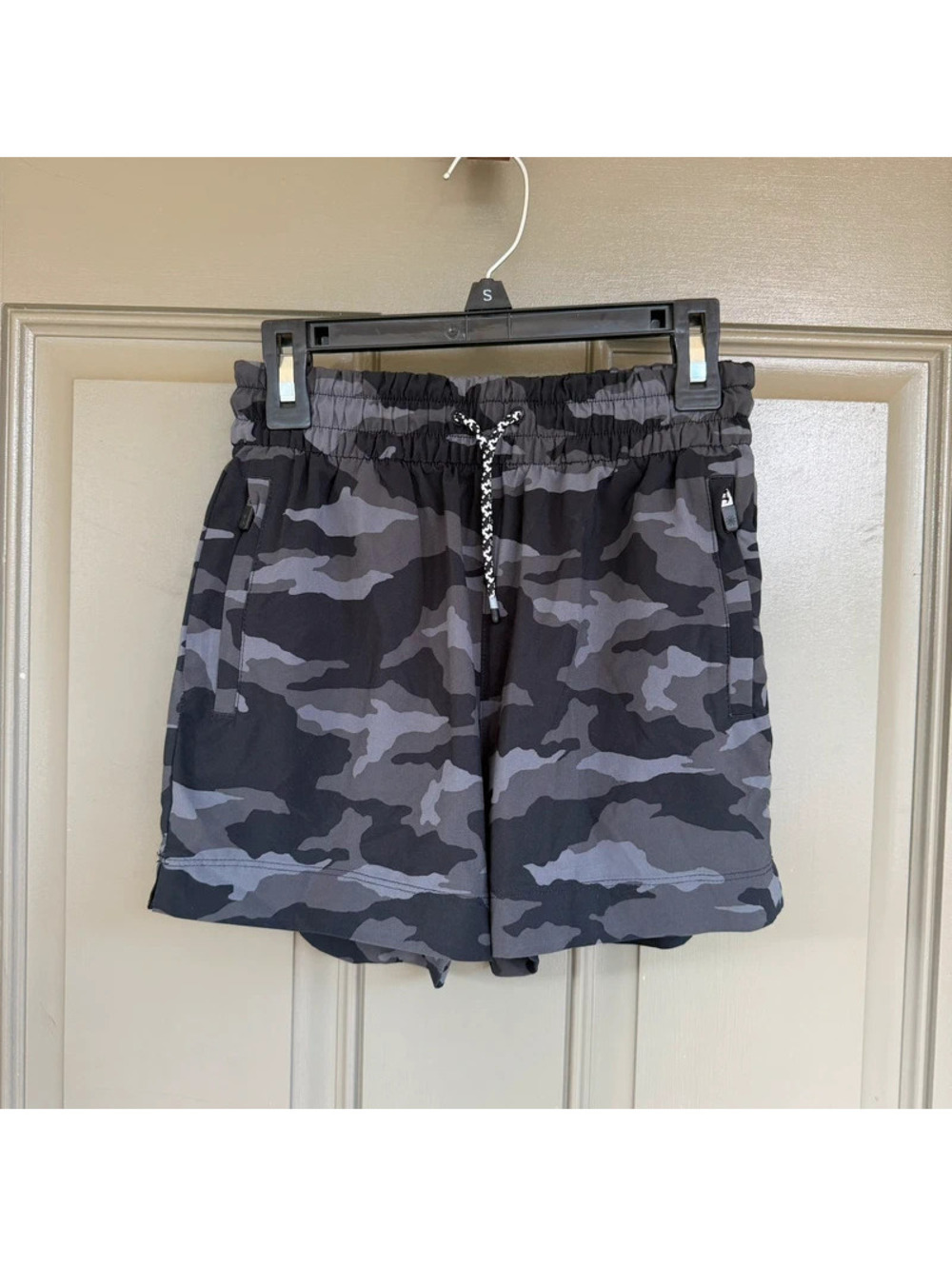 Athleta Girl Chit Chat Camo Athletic Shorts Gray Black Size Medium 8-10